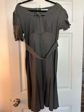 MUXXN Gray Tie-Neck Midi Dres